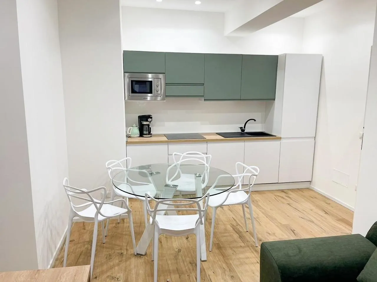 Pm 34 Viale Imperatore Guest House - 50 Mt From Metro San Paolo Italy