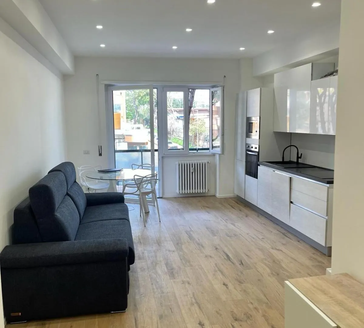 Pm 34 Viale Imperatore Guest House - 50 Mt From Metro San Paolo 0*, Rome Italy