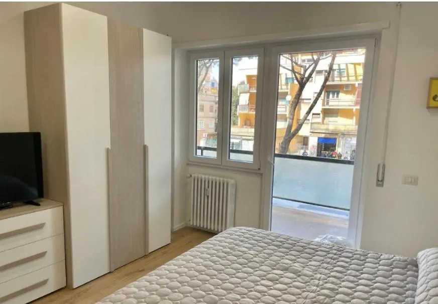 Pm 34 Viale Imperatore Guest House - 50 Mt From Metro San Paolo Apartment Rome